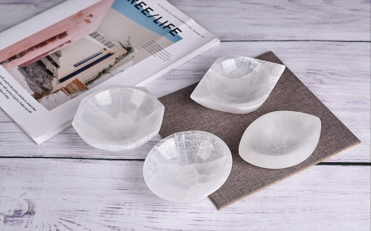AMOYSTONE Natural Selenite Bowl Leaf Shaped 4" - Charging Tray for Crystals Creative Dish Jewelry Storage Bowls for Home Decor
