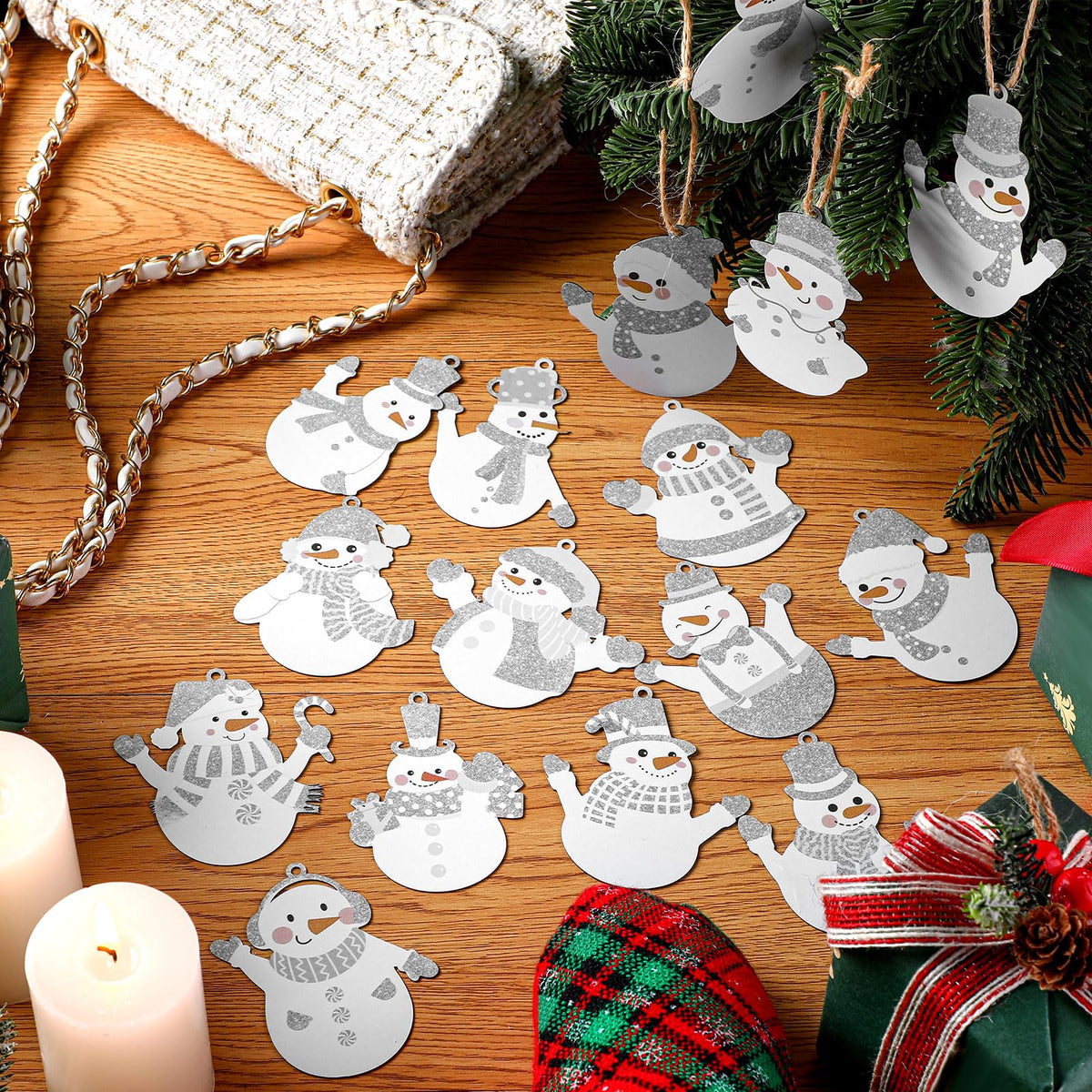 MorningRo 20 Pcs Winter Snowman Hanging Ornaments Metal Tree Ornaments Winter Snowman Hanging Decoration Rustic Farmhouse Tree Decorations for Holiday Celebrations