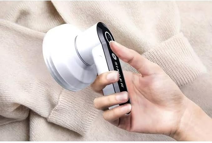 SINGER Compact Fabric Shaver and Lint Remover | Portable, Battery Operated