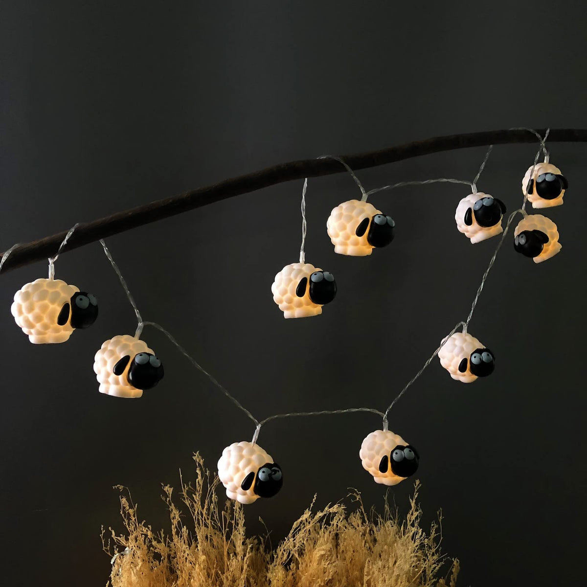 Sezrgiu Cute Painted Sheep Night Light LED Sheep Ornaments String Lights Black Sheep Fairy Light Battery Powered Indoor Outdoor Party Decor Night Light (10LED, Black Sheep)