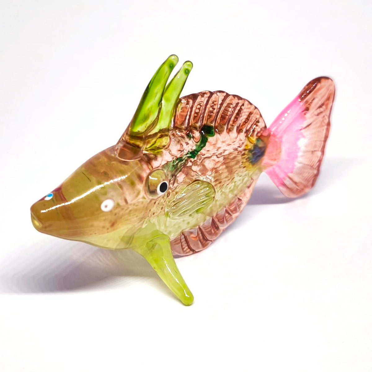 ZOOCRAFT Hand-Blown Glass Fish Figurine for Fish Lovers, Artisan Lampwork Sculpture — Coastal & Ocean Decor Gift for Marine Enthusiasts & Beach Home Collectors
