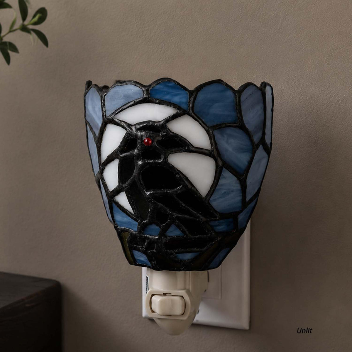 Bieye L12022 Tiffany Style Stained Glass Raven Plug-in Night Light Gothic Crow and Full Moon Design Bedside Wall Lamp
