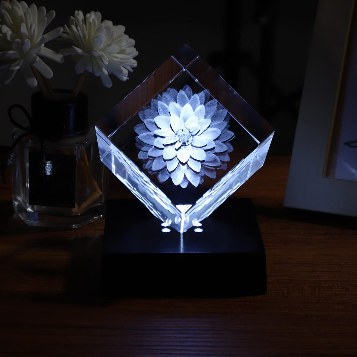 Facmogu LED Lights Base for Crystal 3D Glass Art, Plactic Pedestal Color Show Stand for Crystal Awards, Trophies, Statues, Figurines,USB Powered LED Display Base Stand (White)