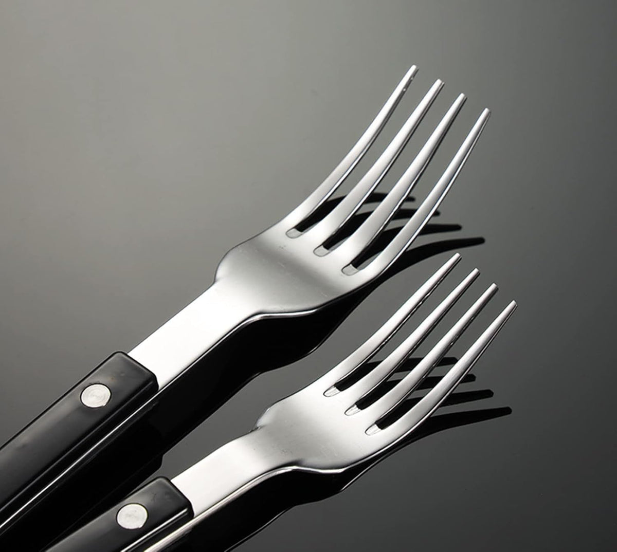 ZILNEHZ Silverware Set 40 Piece White Handle Flatware Cutlery Set for 8, 18/10 Stainless Steel Silverware Utensil Sets Durable Mirror Polished for Home Kitchen Restaurant Wedding Holiday Party