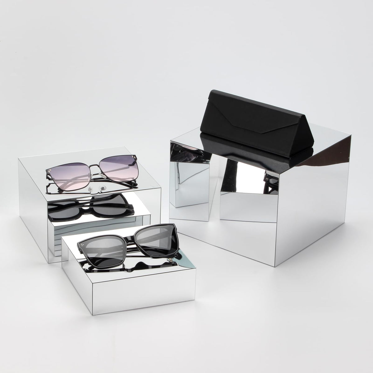 DIICCYO Glossy Silver Acrylic Boxes Dessert Collection Jewelry Perfume Display Stand Shelf, Hollow Bottom Cube Organizer Countertop Nesting Risers for Hangbag Shoe Home Boutique Retail Store, 3Pcs