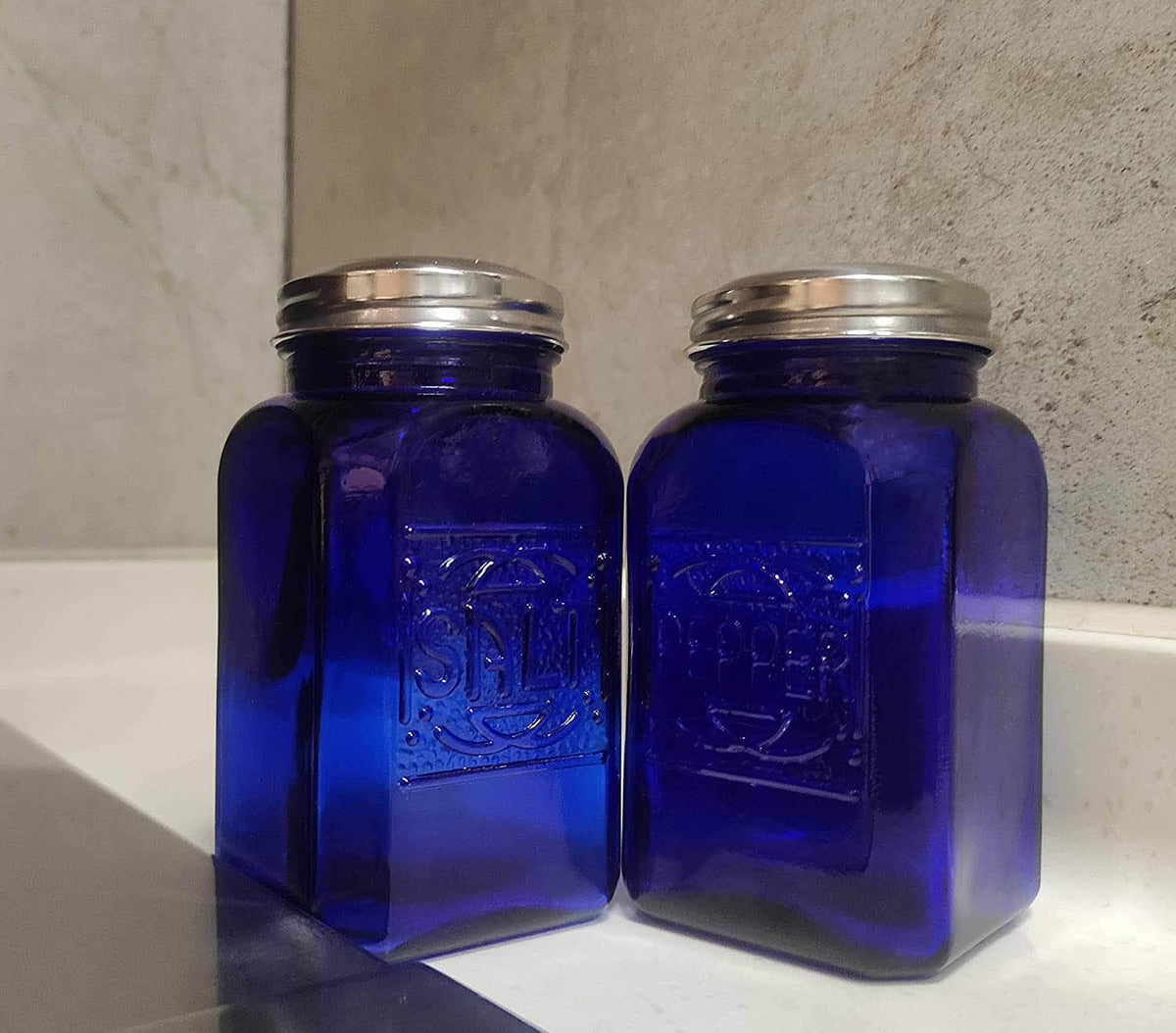 Ritadeshop Depression Style Glass Salt and Pepper Shakers (Cobalt Blue)