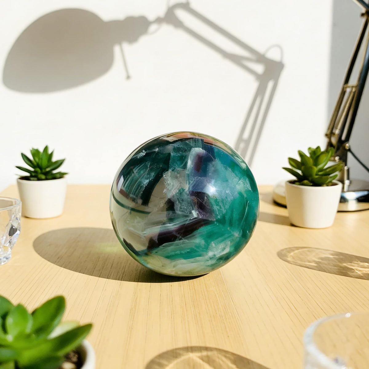 AierCrystal Natural Stone Crystal Sphere Feng Shui Home Decoration Ball Positive Energy Scrying Orb for Meditation Tool for Spiritual Space Purification Globe Diameter5-6cm Fluorite Sphere