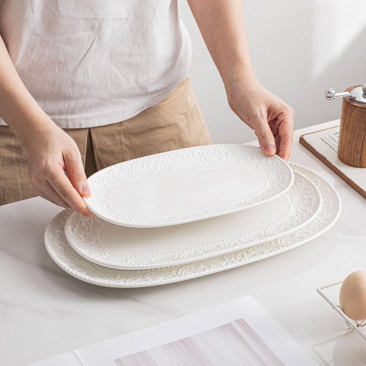 MVYAVYUS Oval Embossed Serving Platter Set, Stackable Serving Tray, Ceramics White Serving Platters for Entertaining, Serving Dishes for Wedding, Dishwasher & Oven Safe, Gift for Housewarming (3PCS)