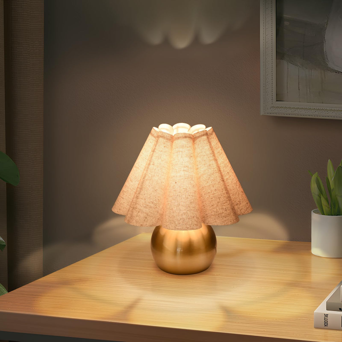Gold Small Bedside Table Lamp for Bedroom, Brass Gold Bedroom Lamps for Nightstand, Cute Mini Table Lamps for Small Spaces with Scalloped Shade for Kitchen Counter, Bookshelf, Living Room, Kids Dorm