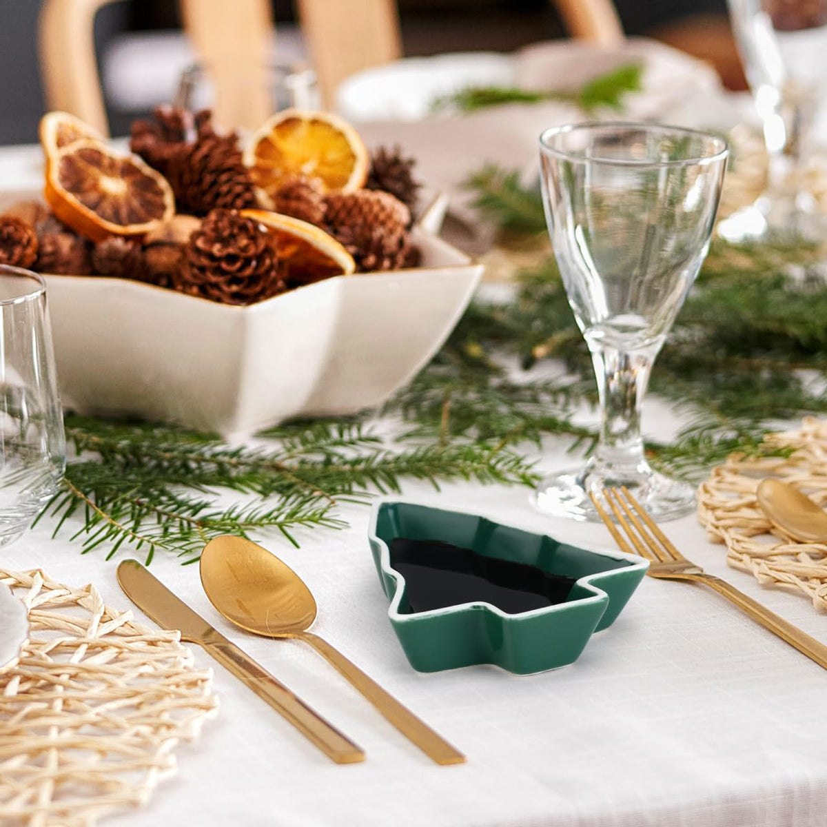 Garneck 2pcs Christmas Tree Shaped Appetizer Trays: Green Ceramic Serving Dishes for Candy Snacks Nut Creative Party Small Plates for Sauce Dessert for Xmas Holiday Decoration