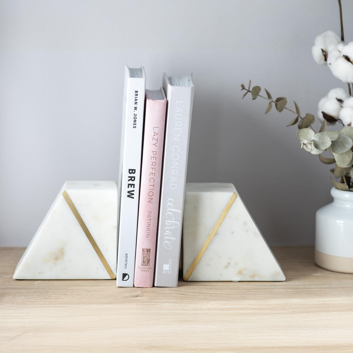 Cork & Mill Marble Book Ends for Shelves, Decorative Bookends for Heavy Books, Unique Mid Century Modern White and Gold Bookends with Brass Inlay, Heavy Duty Bookshelf Stopper, Set of 2