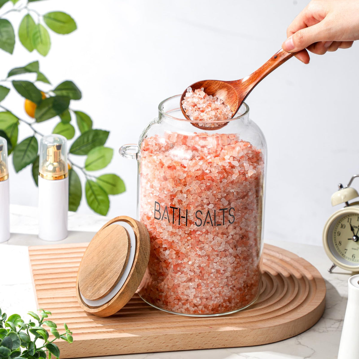 SiliFine 1 Piece 94 oz Bath Salts Glass Jar with Wooden Lid, Bath Salt Container with Scoop, Airtight Storage Bathtub Accessories for Women