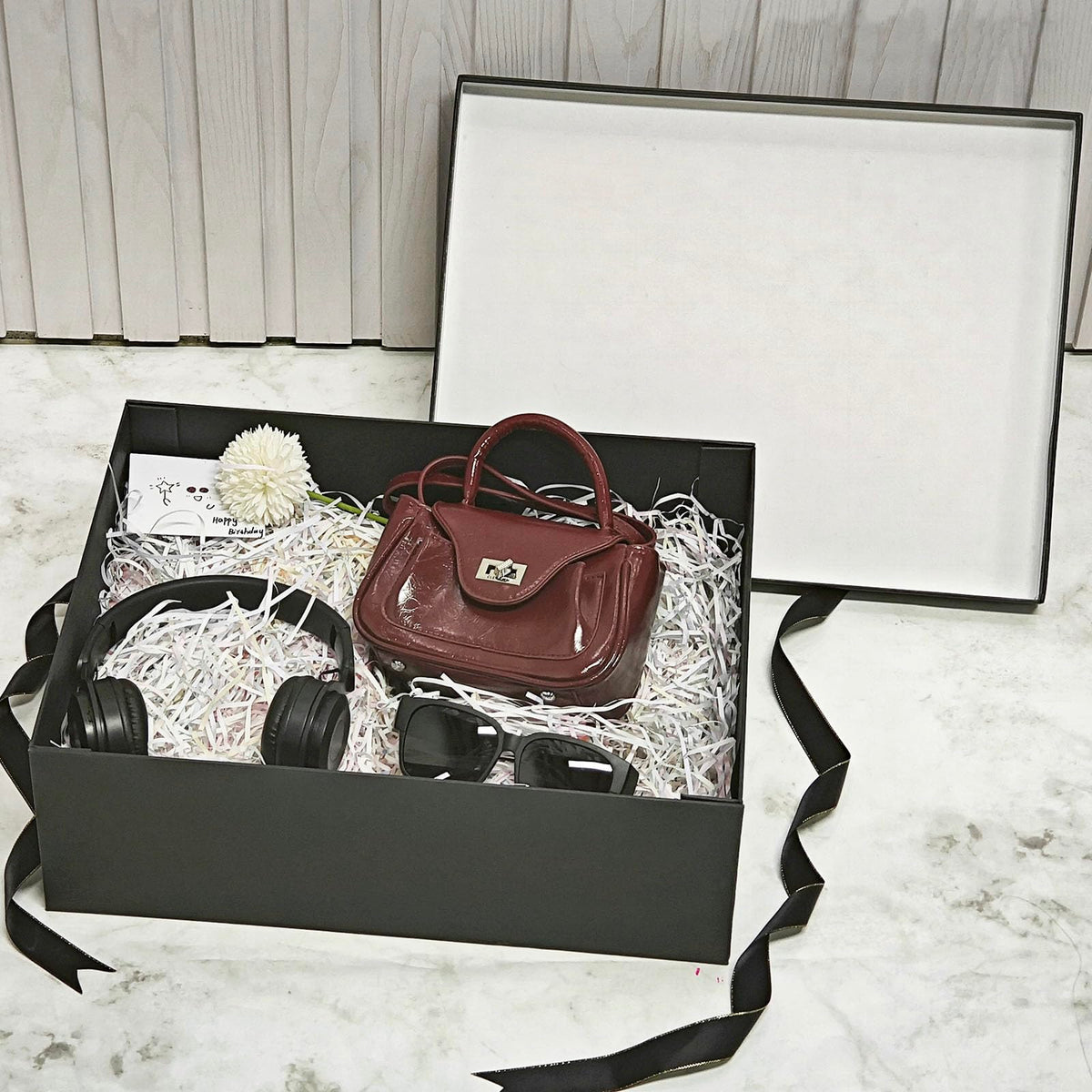 Rinrda Extra Large Gift Box 16.5x13x5.5 inches,Black Gift Boxes with Lids for Presents,Perfect for Birthday,Valentine's Day,Christmas,Anniversaries,Contains Card,Ribbon,Shredded Paper Filler.