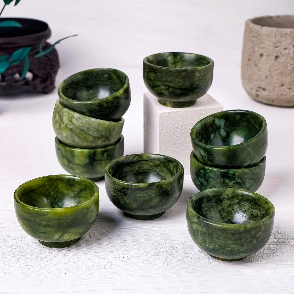 Runyangshi 2PCS Natural Jade Tea Cup Set Green Jade Healing Crystal Water Cup Hand Carved Bowl Gongfu Tea Set Reiki Meditation Home Decor Gift (atrovirens)
