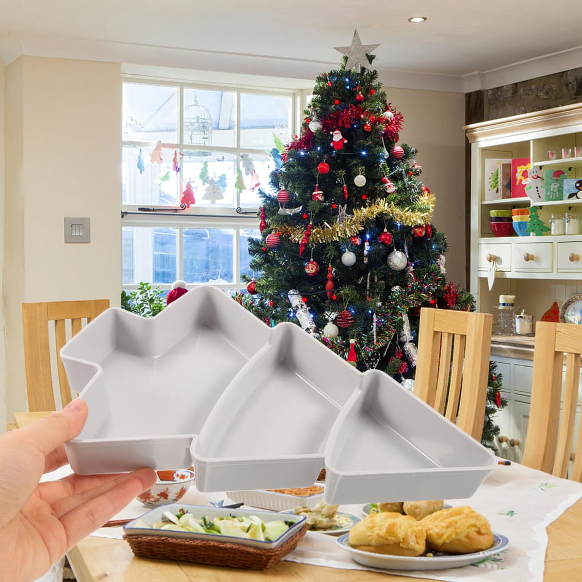 Christmas Tree Shaped Platter Divided Serving Tray Christmas Candy Dish Snack Serving Plate Fruit Nuts Desserts Container Food Platter for Holiday Party Decorations