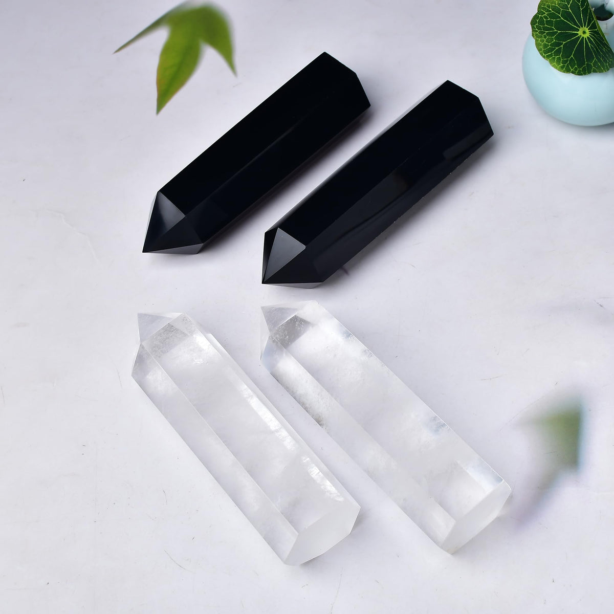 WUYOUSHI Large Clear Quartz Healing Crystal Towers 5.9" -6.1" Natural Crystal Wand 6 Faceted Chakra Crystal Point Reiki Meditation Therapy Home Decoration Gift (1-1.2lb)