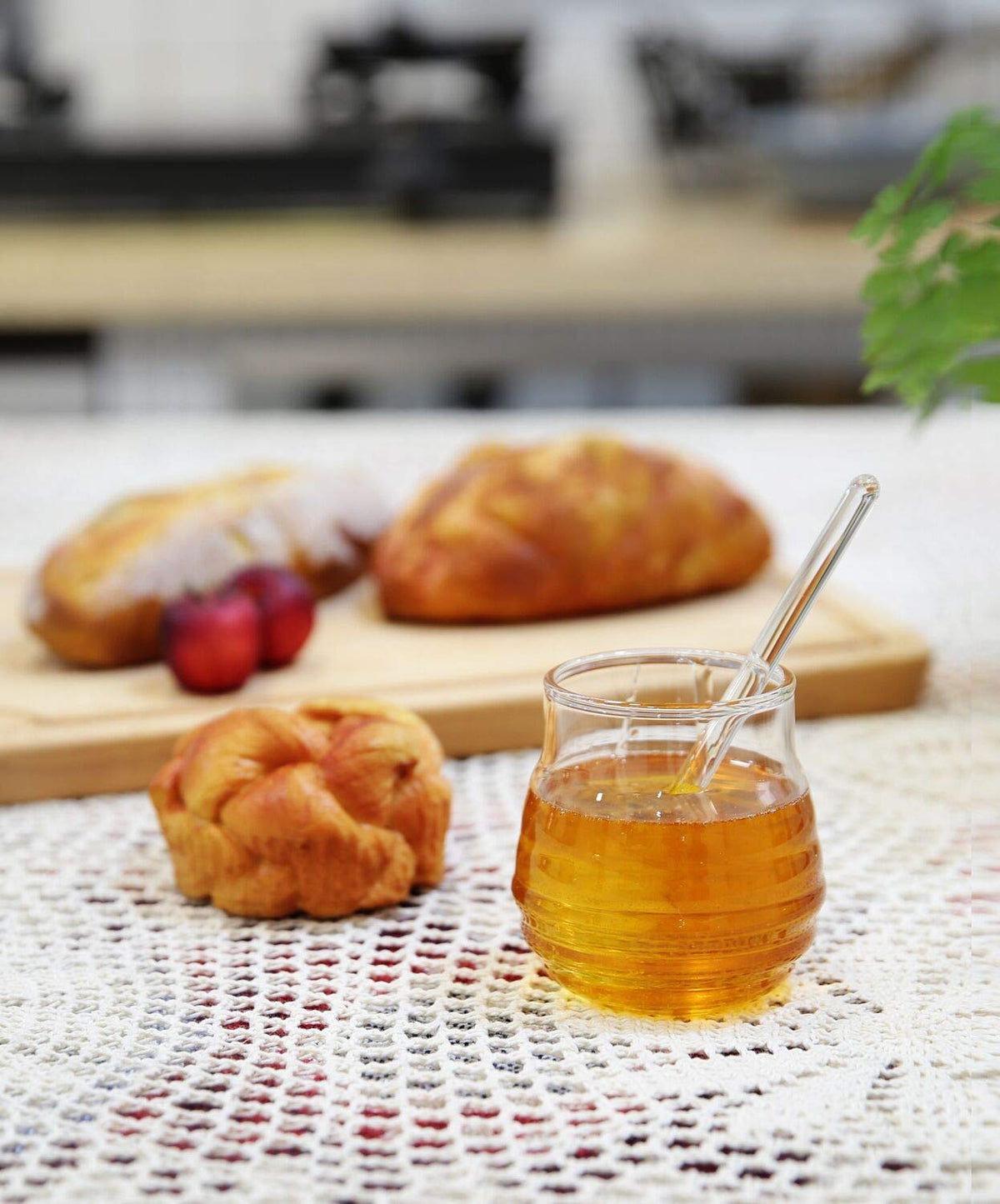 Mkouo Honey Jar with Honey Spoon for Serving Honey and Syrup, 9 Ounce/255 ml