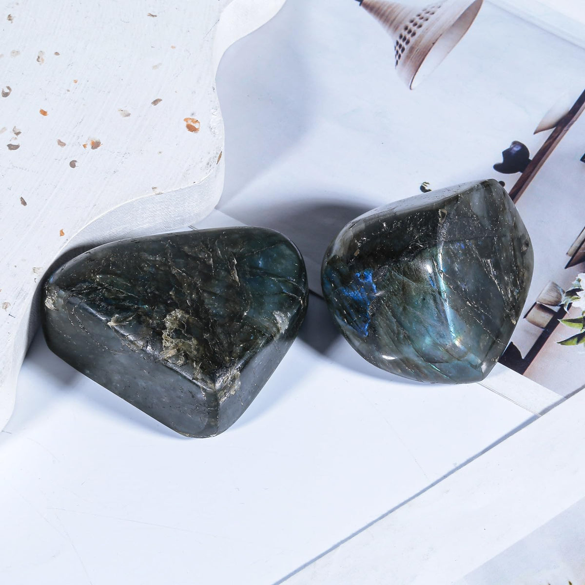 mookaitedecor Natural Labradorite Stone Slab Specimen, Irregular Polished Self Standing Palm Stone for Meditation Home Decor Crystal Collectible, 0.44-0.66 LB