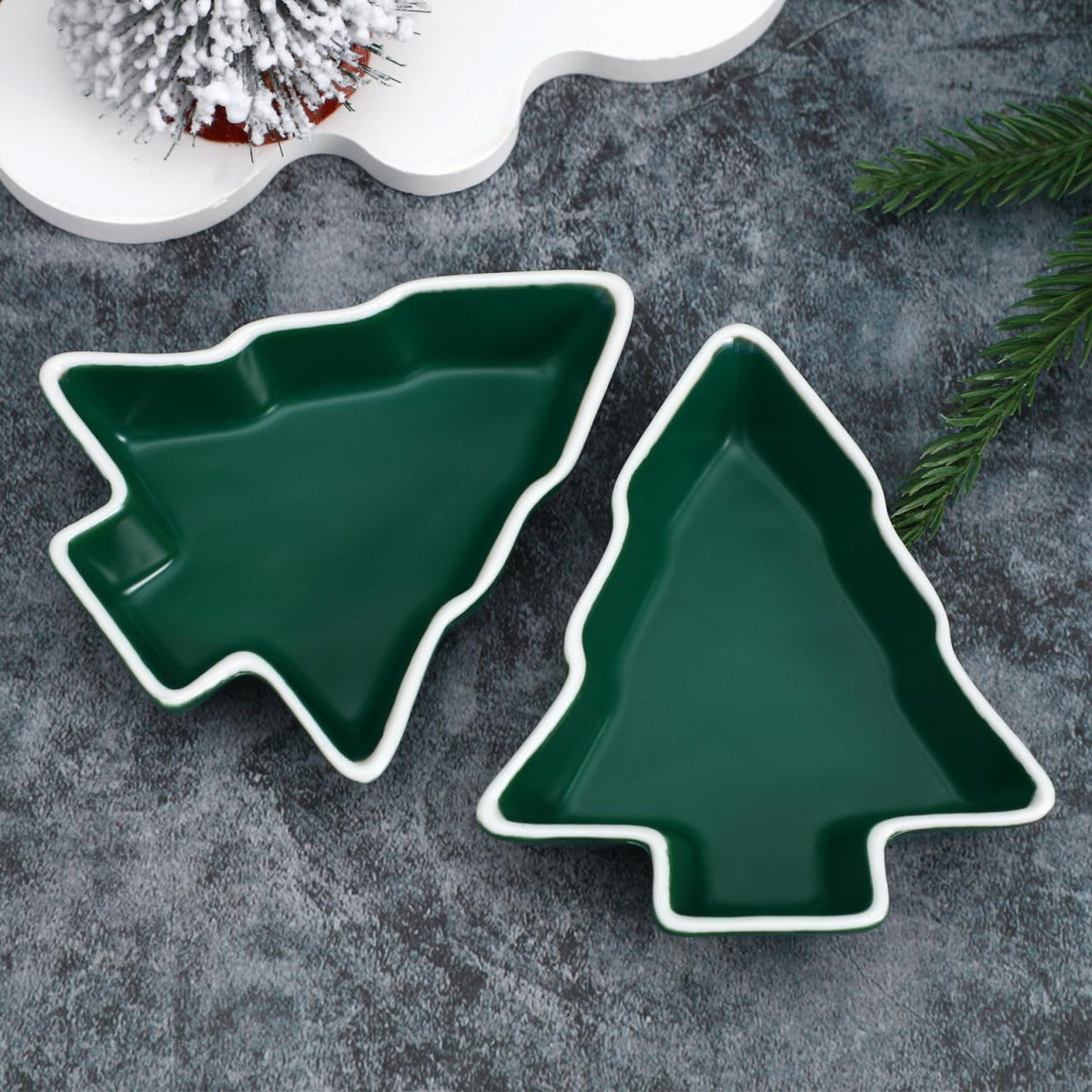 Garneck 2pcs Christmas Tree Shaped Appetizer Trays: Green Ceramic Serving Dishes for Candy Snacks Nut Creative Party Small Plates for Sauce Dessert for Xmas Holiday Decoration