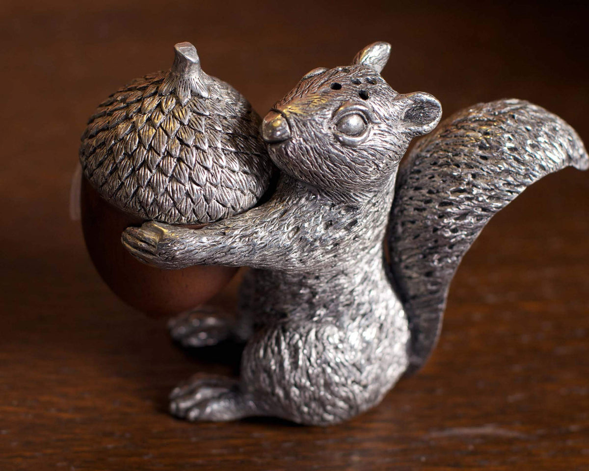 Vagabond House Pewter Squirrel with Wood Acorn Salt and Pepper Shaker Set Fall Harvest Tableware 3 inch Tall