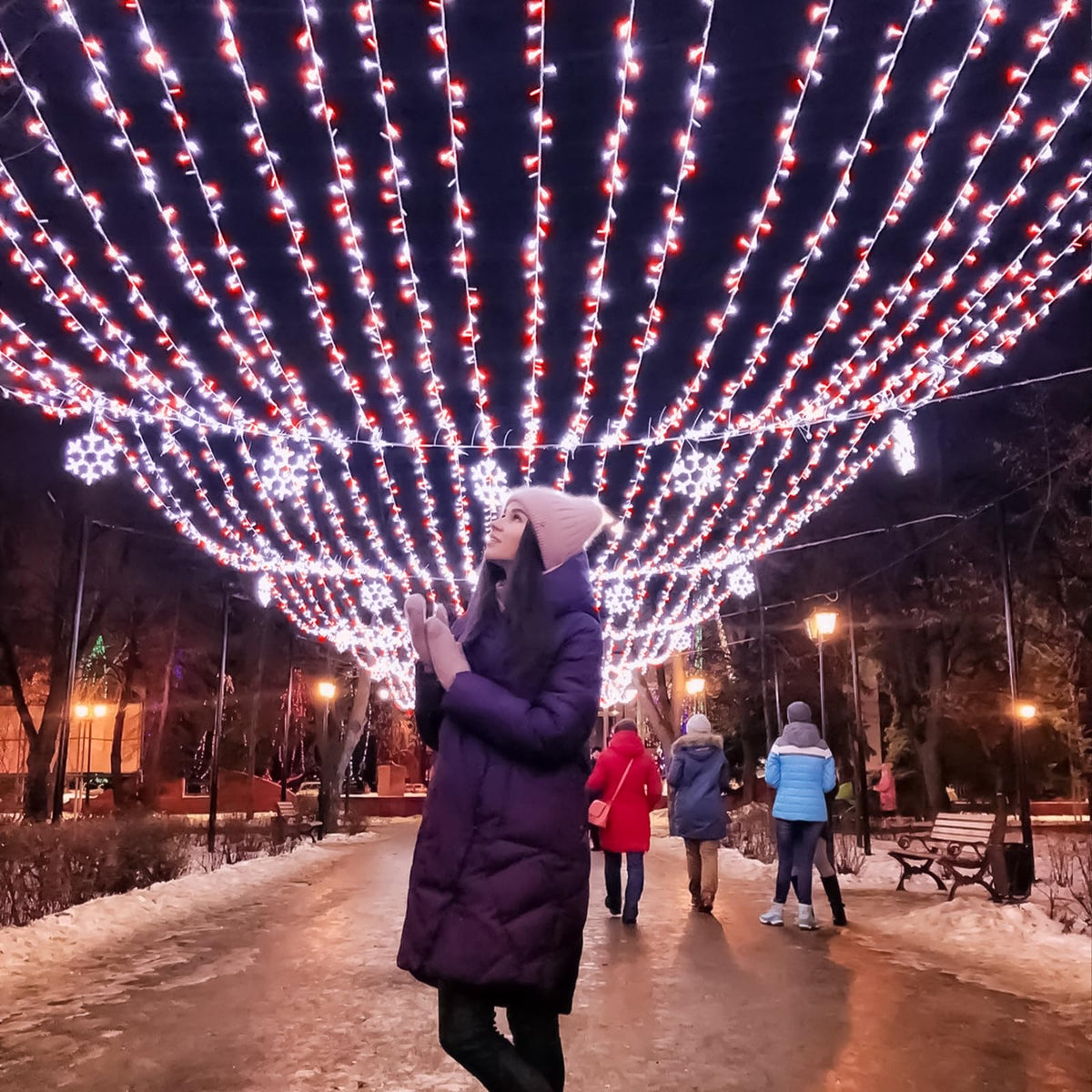 300 LED Christmas Lights Outdoor -100ft Extra Long Christmas String Lights 8 Modes Plug in Waterproof Fairy Lights with Timer Memory for Indoor Outside Bedroom Home Party Decoration, Red&White