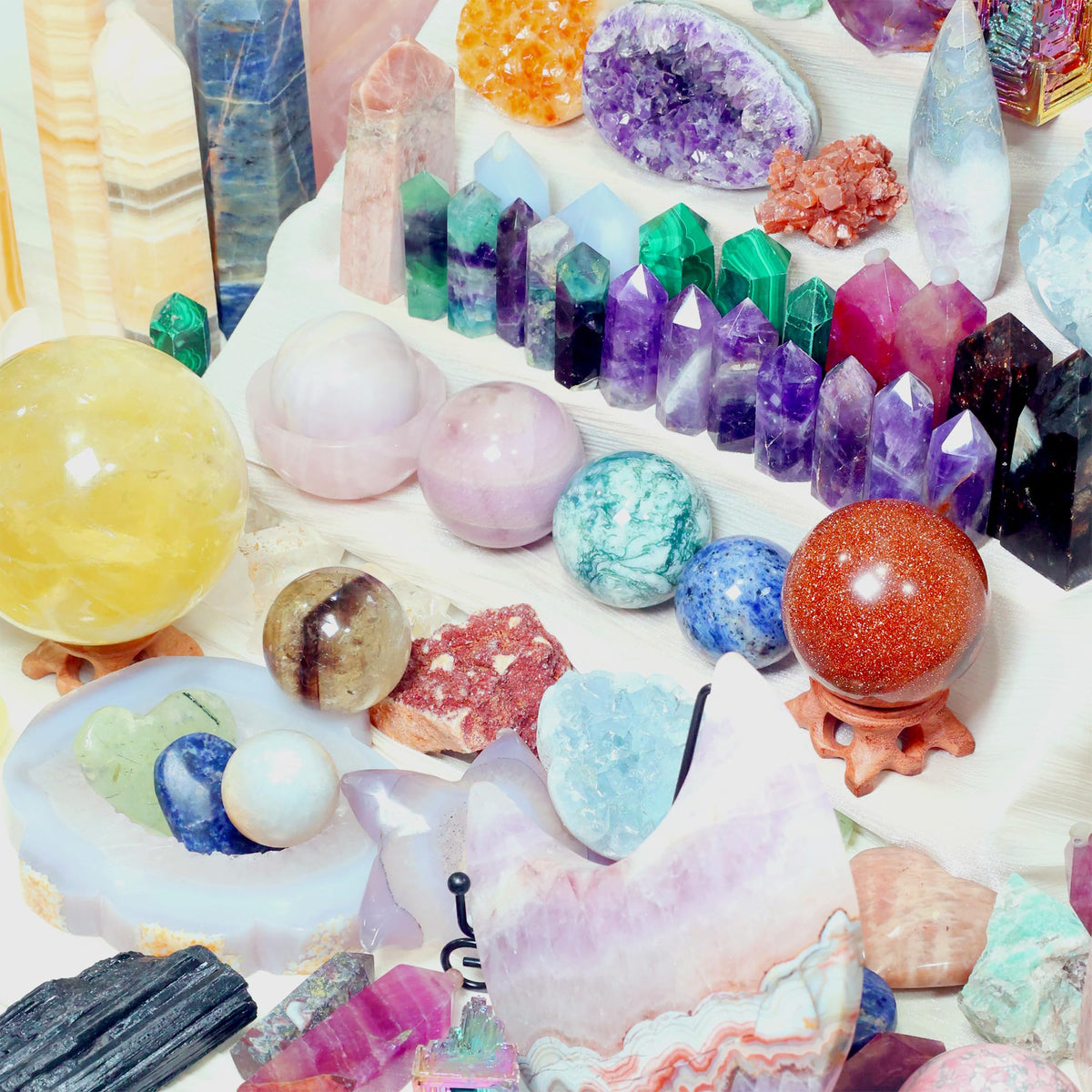 CrystalHola 1lb Mystery Crystal Box, Randomly Selected with Polished Natural Crystal for Home Office Decoration, Birthday Gifts