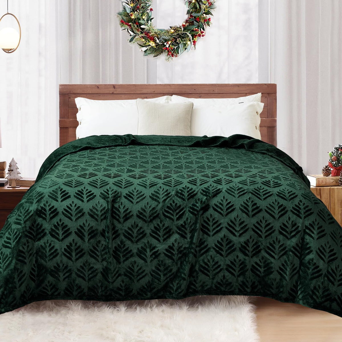 Exclusivo Mezcla King Size Fleece Blanket for Bed, Super Soft and Cozy Blankets All Season Use, Leaves Pattern, Plush Fuzzy Lightweight, Forest Green, 90x104 Inch