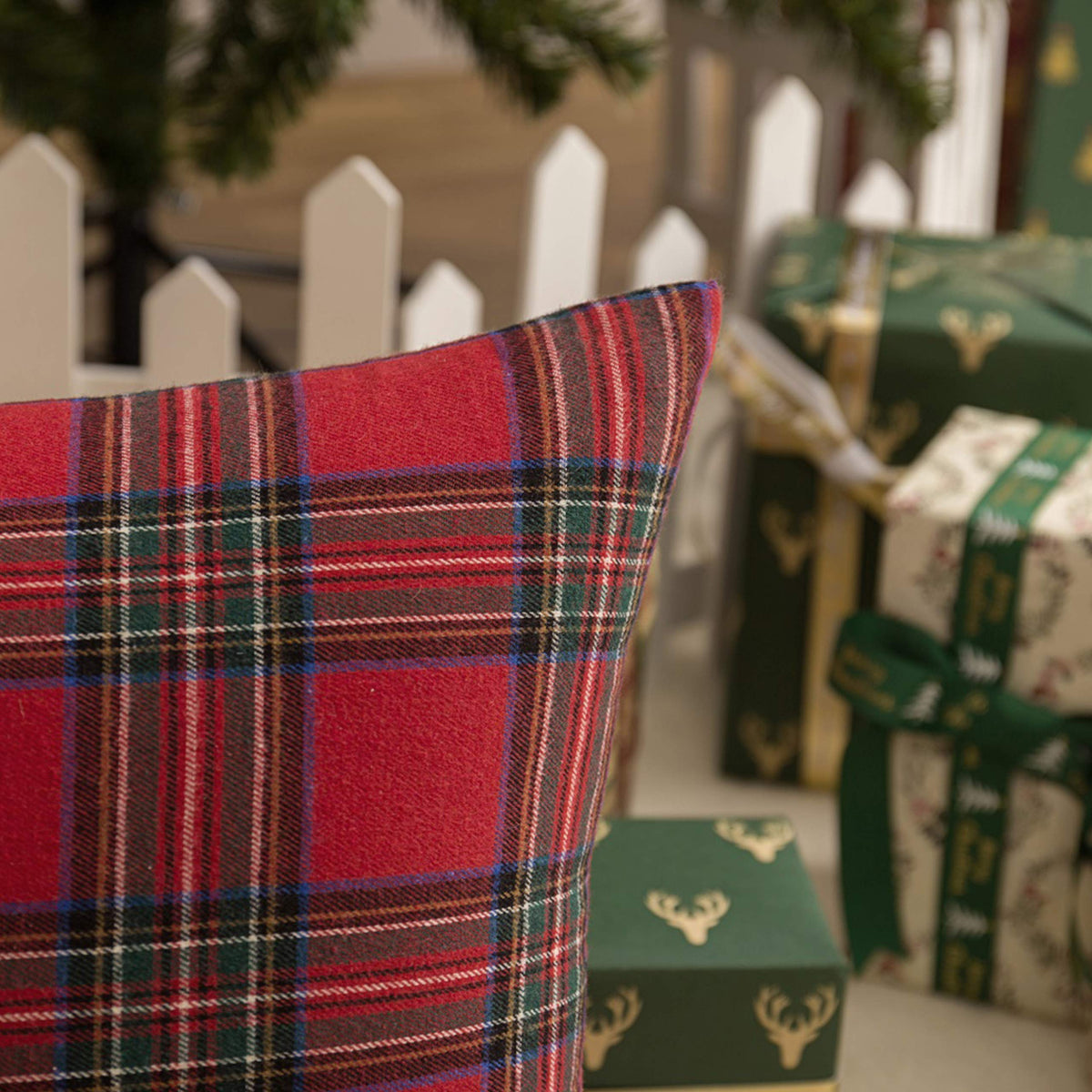AQOTHES Pack of 2 Christmas Plaid Decorative Throw Pillow Covers Scottish Tartan Cushion Case for Farmhouse Home Holiday Decor Red and Green, 22 x 22 Inches