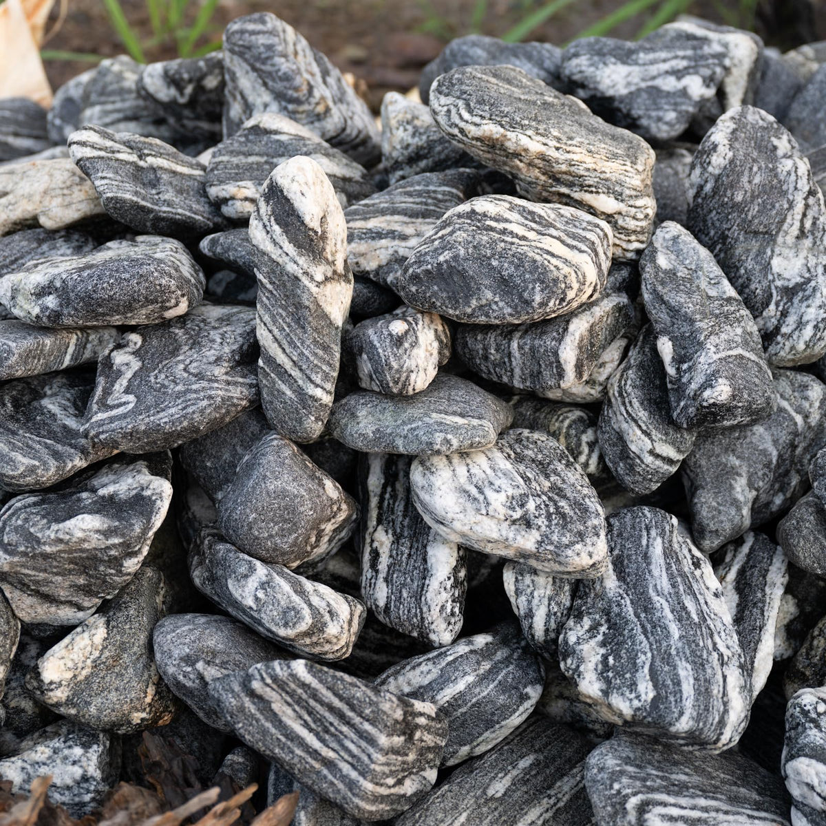 KINGRUI Aquarium Rocks Silver Seiryu Rock 5lb Natural Stone for Fish Tanks, Terrariums, Bonsai, Garden Decoration, Micro Landscapes & Reptile Terrariums(2-5inch 4-5Pcs)