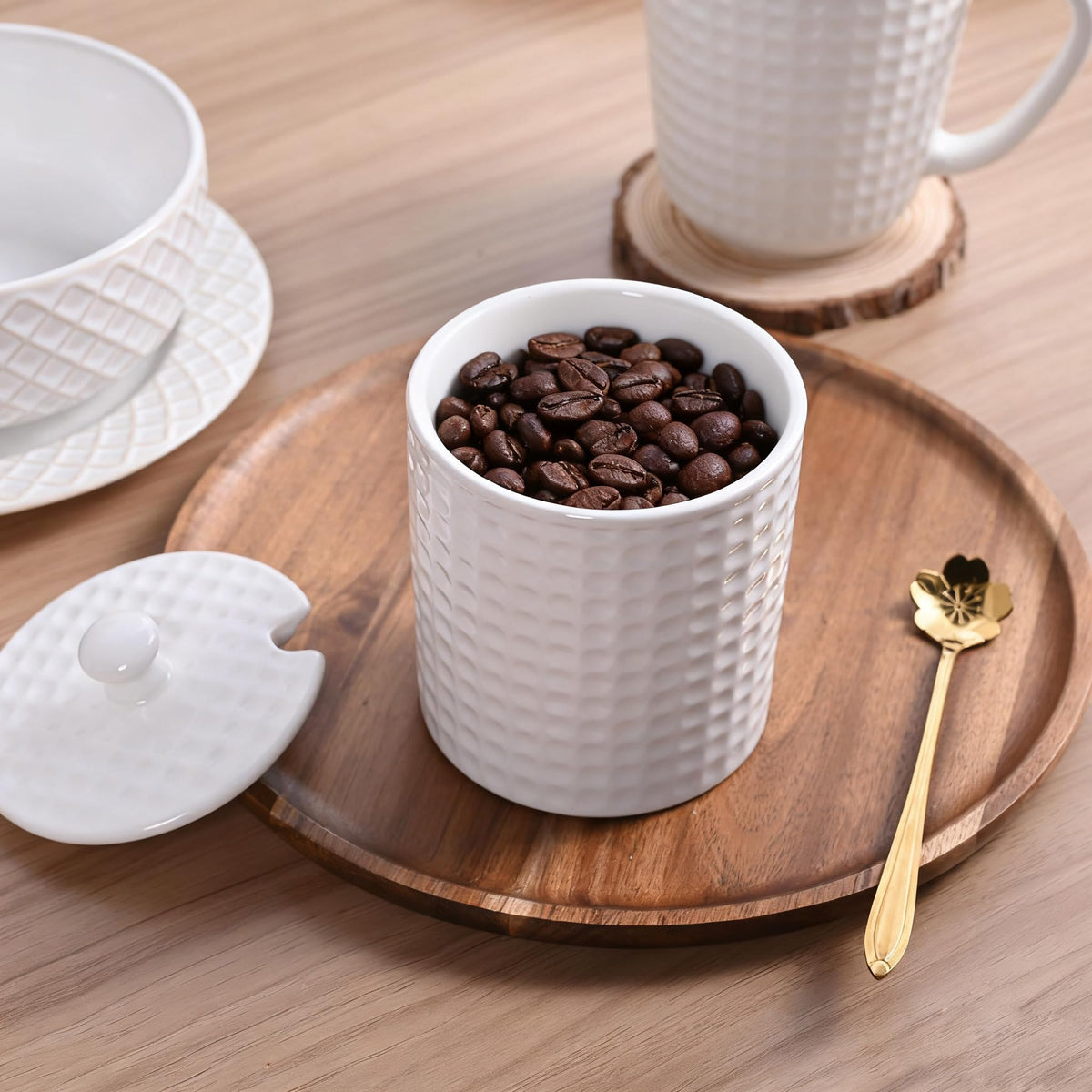 Seworlan Ceramic Sugar Bowl with Lid and Gold Spoon, 16 oz Large Sugar Container for Coffee Bar, Modern Farmhouse Decorative Sugar Holder for Salt, Spice & Seasonings, Dishwasher Safe, White