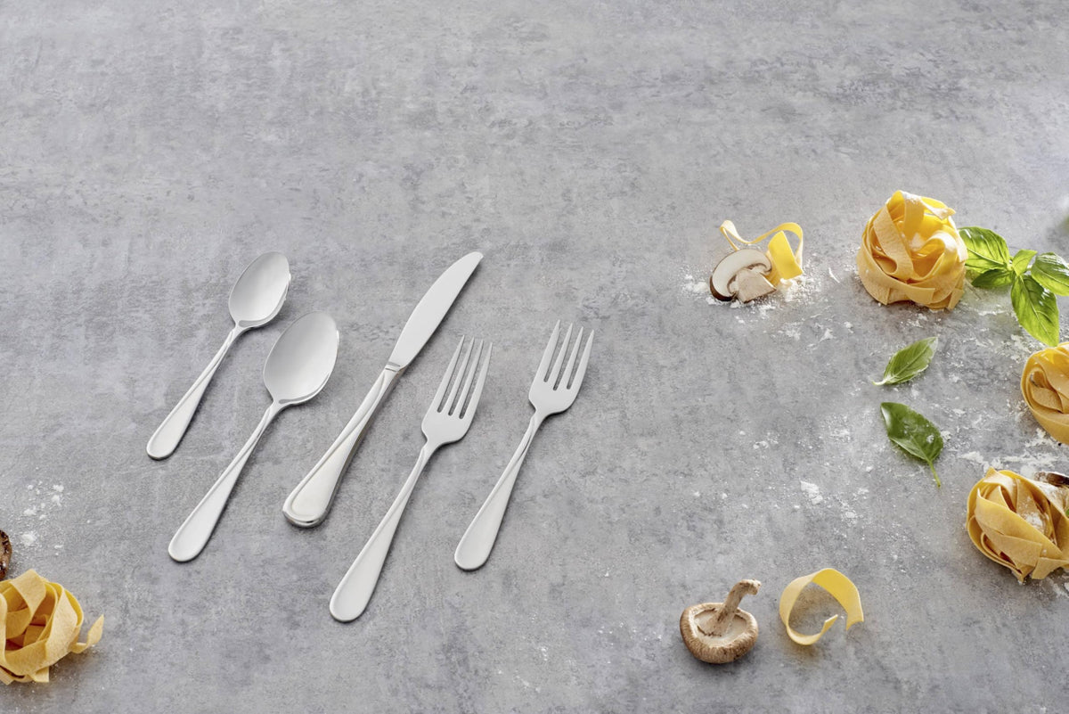 Oneida Silverware Set, Flight Everyday Flatware 6-Piece Teaspoons Set, Service For 6, Mirror Finish 18/0 Stainless Steel, Rust Resistant Dishwasher Safe, Home & Kitchen Utensils (Silver 6 Pieces)