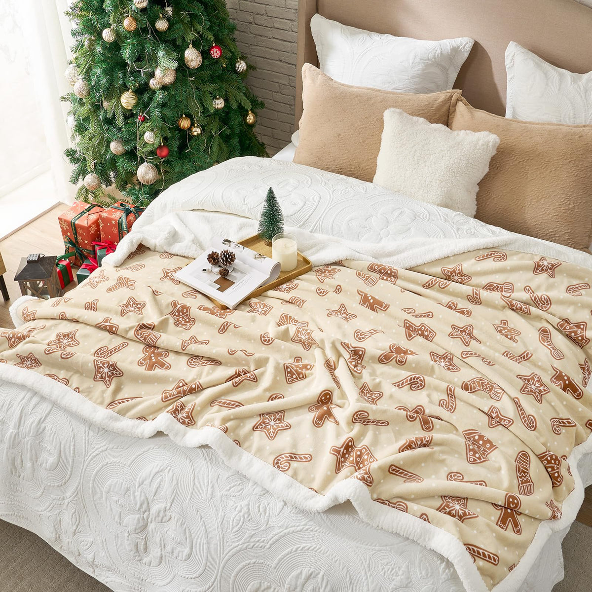 Cozy Bliss Luxury Sherpa Throw Blanket for Couch, Premium Reversible Thick Throw with Gingerbread & Candy Cane Design, Warm Cozy Soft Blanket for Home and Gifts (50 * 60)