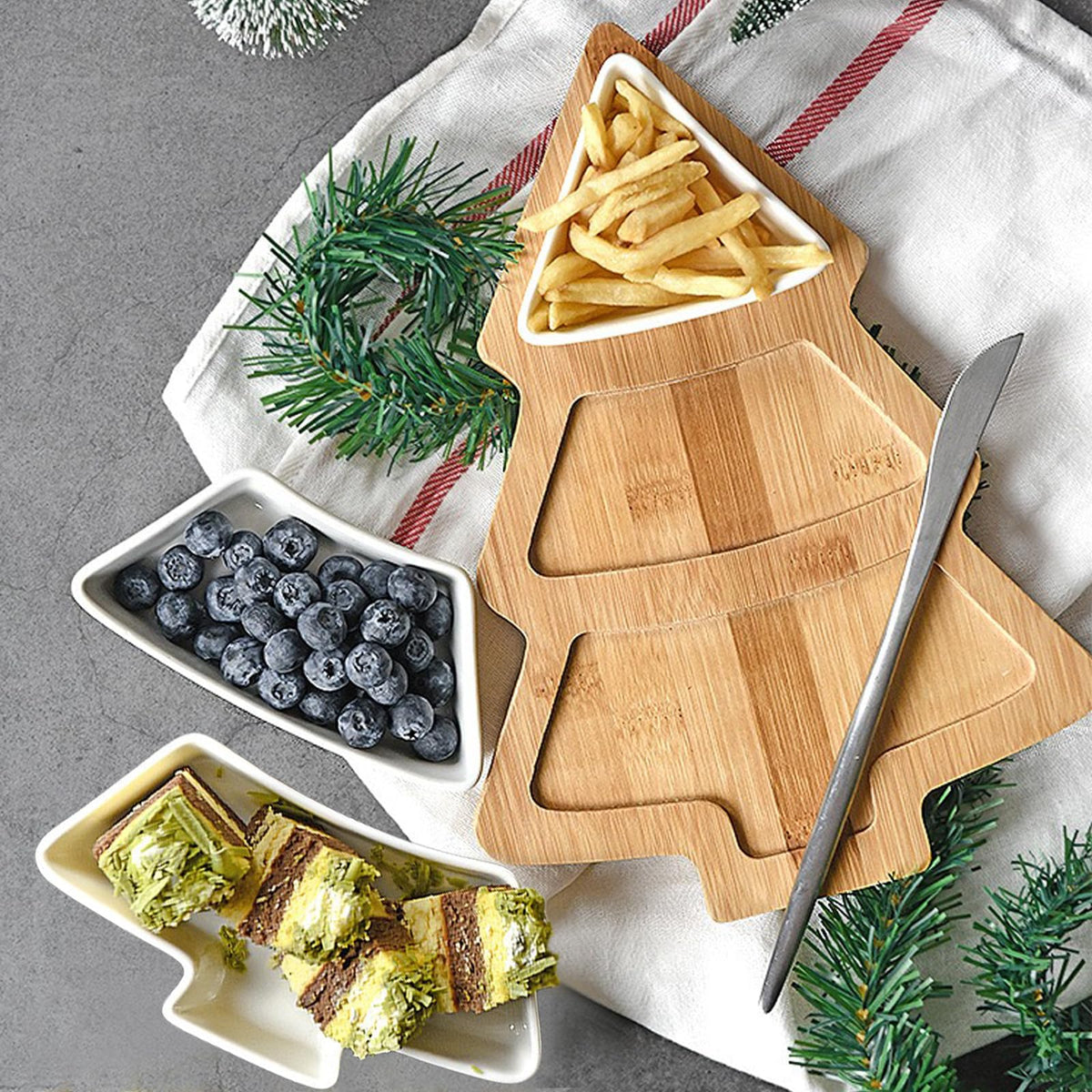 Qancesd Christmas Tree Shaped Platter Ceramic Dinner Plates with Wood Tray Christmas Tree Dishes Decorative Food Serving Tray for Appetizer Snack