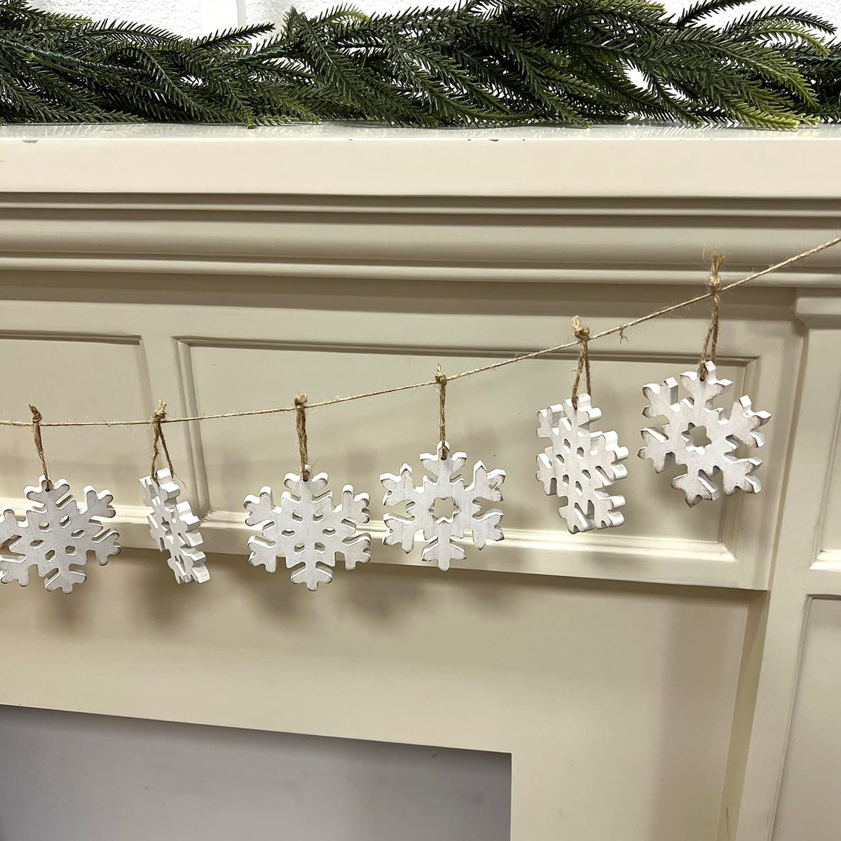 12Pcs Wooden Snowflake Ornaments for Christmas Tree, Rustic Snowflake Decorations with Jute Rope, Unfinished Wood Snowflakes Cutouts for Holiday DIY Crafts, Farmhouse Xmas Decor (12pcs)