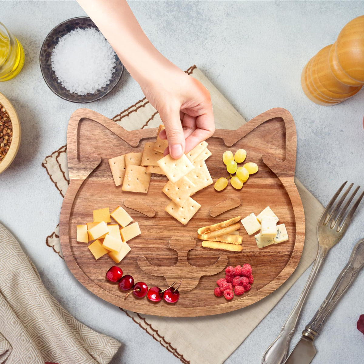 Funny Wooden Charcuterie Board Cute Cat Cheese Boards Cookie Plate for Kitchen Decor Unique Acacia Wood Serving Dish Cake Christmas Charcuterie Board for Women Gifts Dessert Platter Dinner Plates