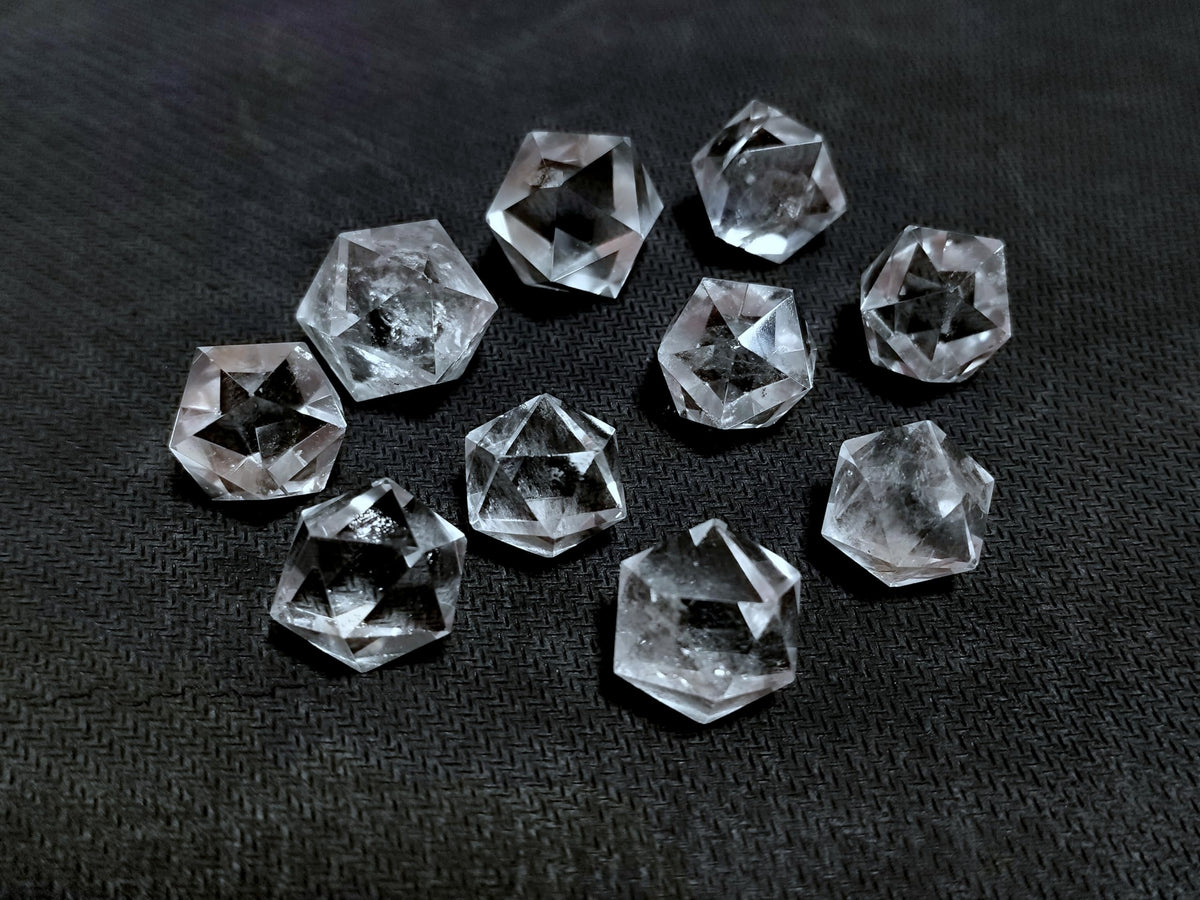Jet Crystal Quartz Icosahedron Gemstone Sphatik Original Crystal Natural Authentic Chakra Radionic Platonic Pranic Brazilian Power Protection Vastu Healing Feng Shui Energy Approx. 10-15 mm.