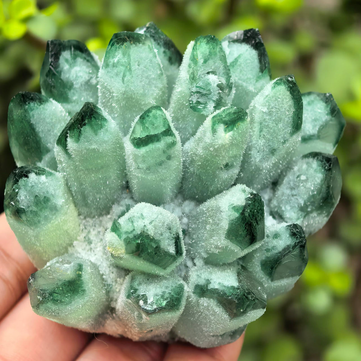 Natural Crystal Cluster Quartz Carved Crystal Sculpture Reiki Healing Stone Home Decor Mineral Specimen Crystal Gift Collection (Green Ghost Crystal)