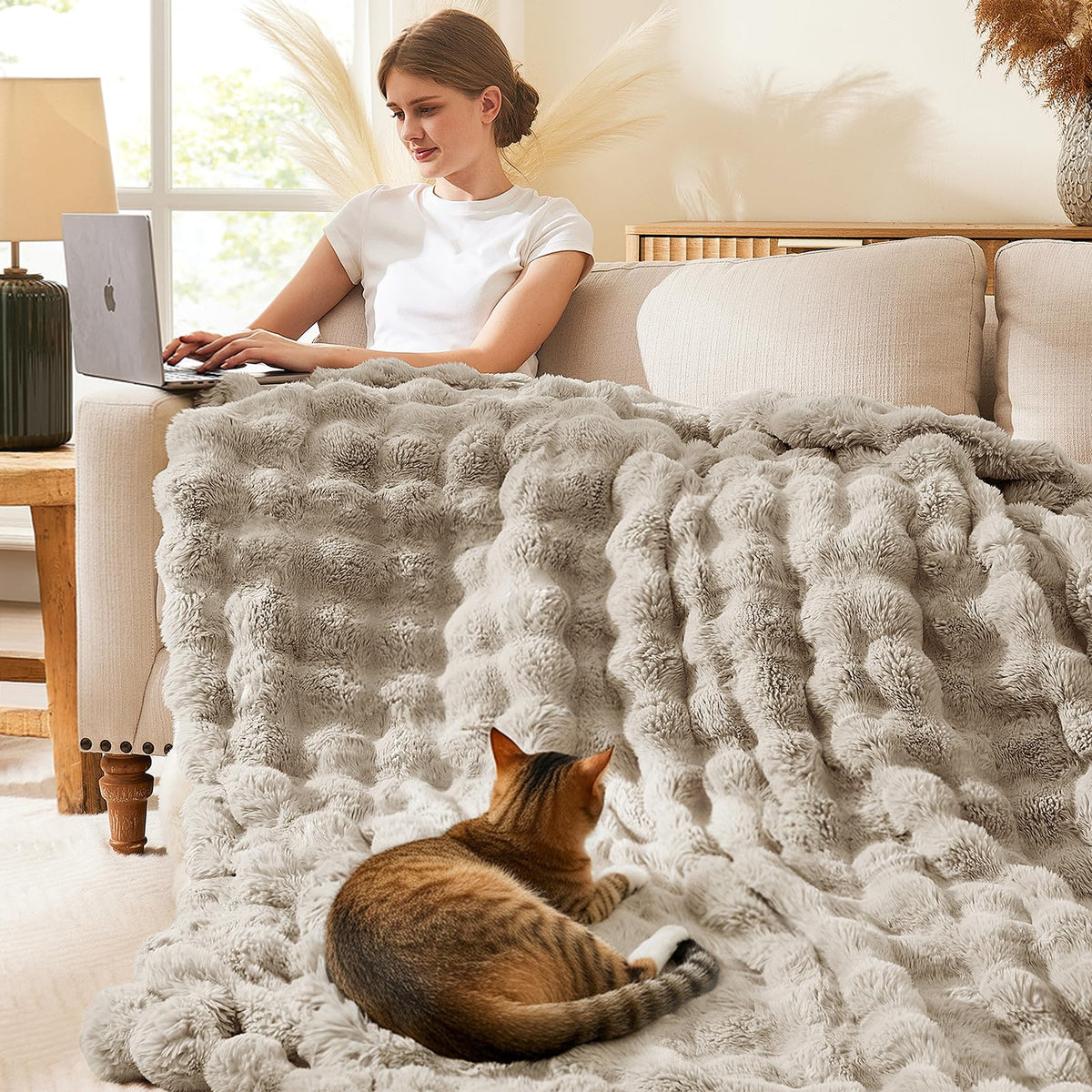 L'AGRATY Faux Rabbit Fur Blanket: 50" x 60" Luxury Soft Fluffy Thick Fur Throw Blanket for Couch Bed Sofa - Cozy Plush Bubble Blankets for Winter: Warm Flannel Fleece Decorative Blanket(Castle Grey)