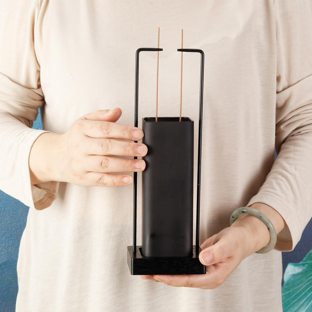 Hukalw Incense Holder for Sticks, Upside Down Incense Burner with Removable Black Glass Ash Catcher Anti-Ash Flying