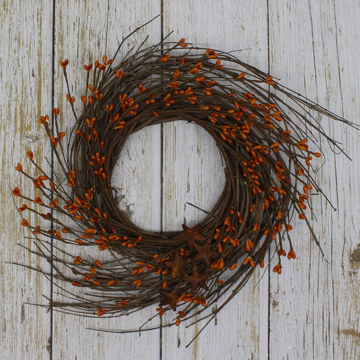CVHOMEDECO. Primitives Rustic Pip Berries and Twig with Rusty Barn Stars Wreath, 12-Inch, Gold