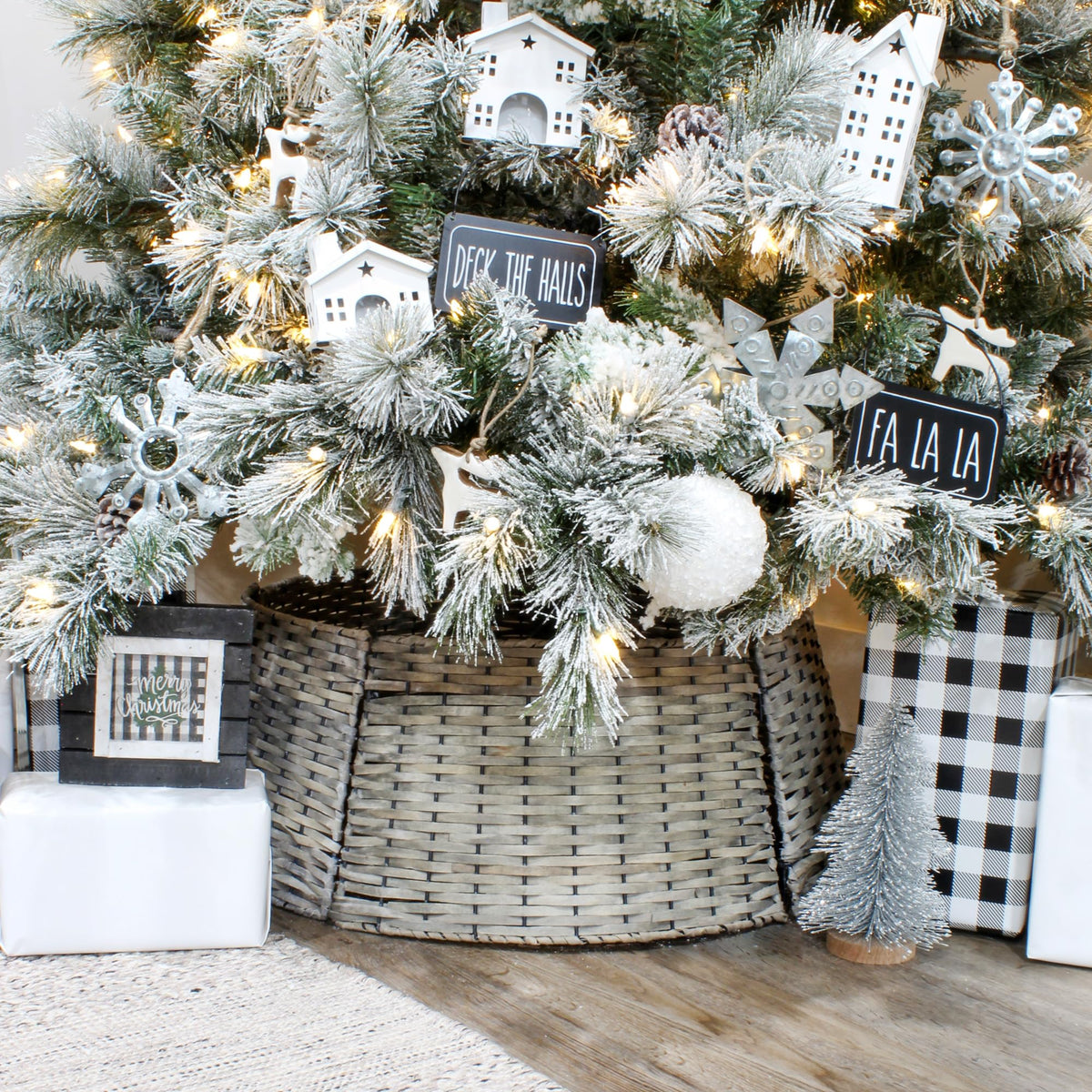 AuldHome Design Wicker Christmas Tree Collar (Gray Washed, 29-Inch), Real Wood Basket Weave Large Willow Tree Skirt