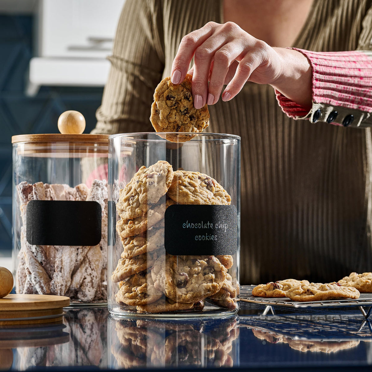 Le'raze 1 Gallon Glass Canister Set for Kitchen Counter with Airtight Bamboo Lids + Marker & Labels - of 2 Large Cookie Jars Wooden Lid, Food Storage Containers Pantry, Flour, Sugar, Pasta, Candy,