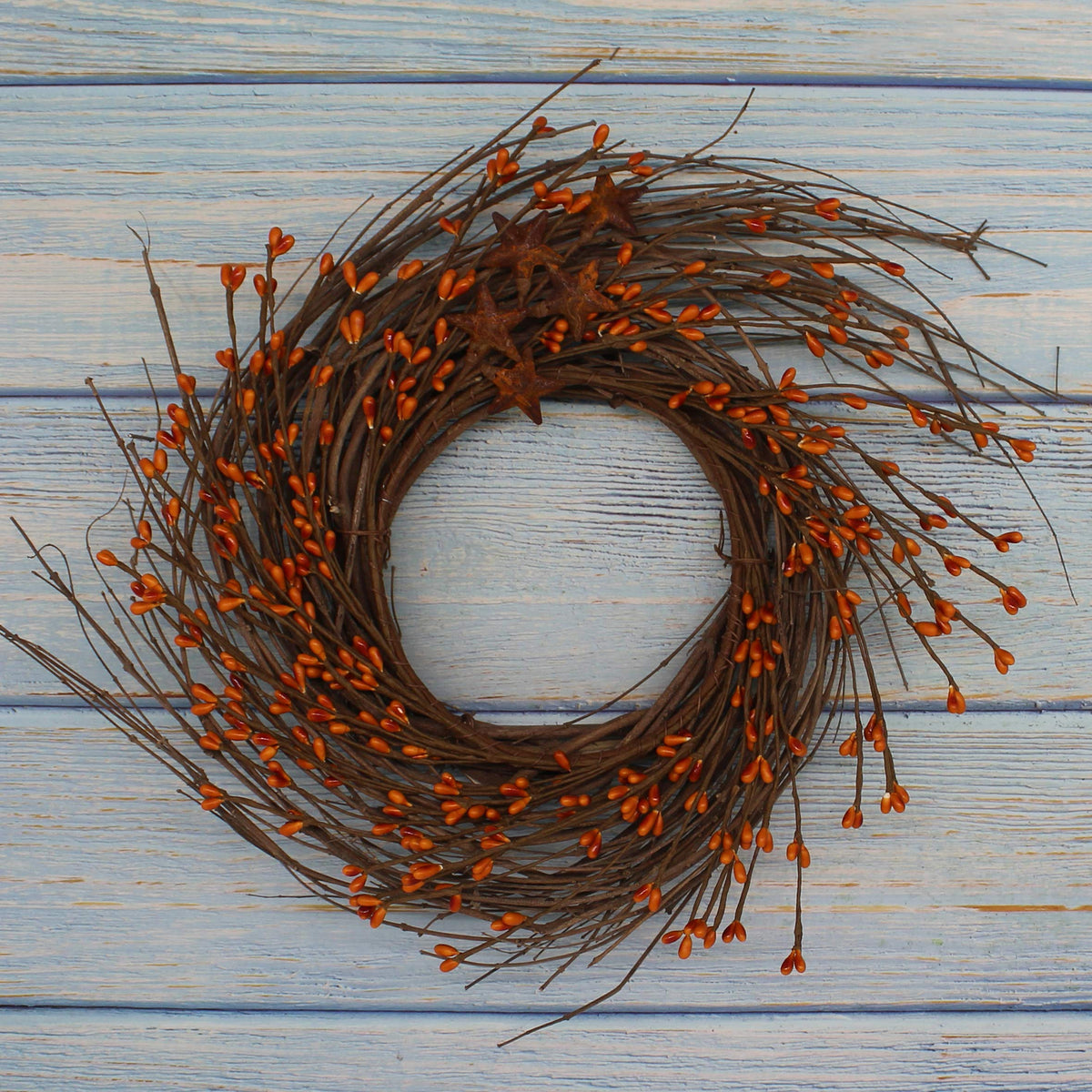 CVHOMEDECO. Primitives Rustic Pip Berries and Twig with Rusty Barn Stars Wreath, 12-Inch, Gold