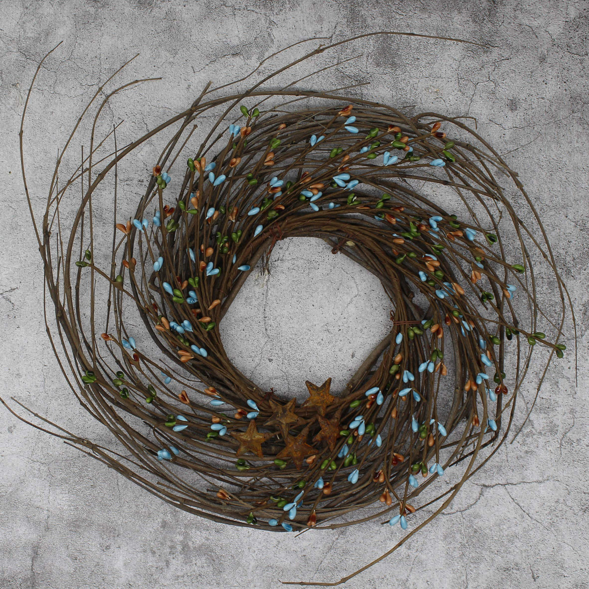 CVHOMEDECO. Primitives Rustic Pip Berries and Twig with Rusty Barn Stars Wreath, 12-Inch, Country Mix