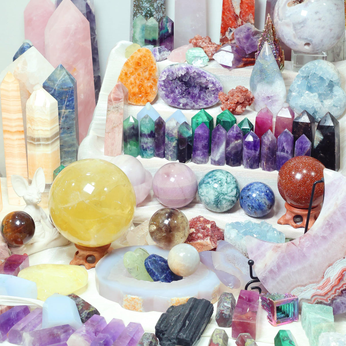 CrystalHola 1lb Mystery Crystal Box, Randomly Selected with Polished Natural Crystal for Home Office Decoration, Birthday Gifts