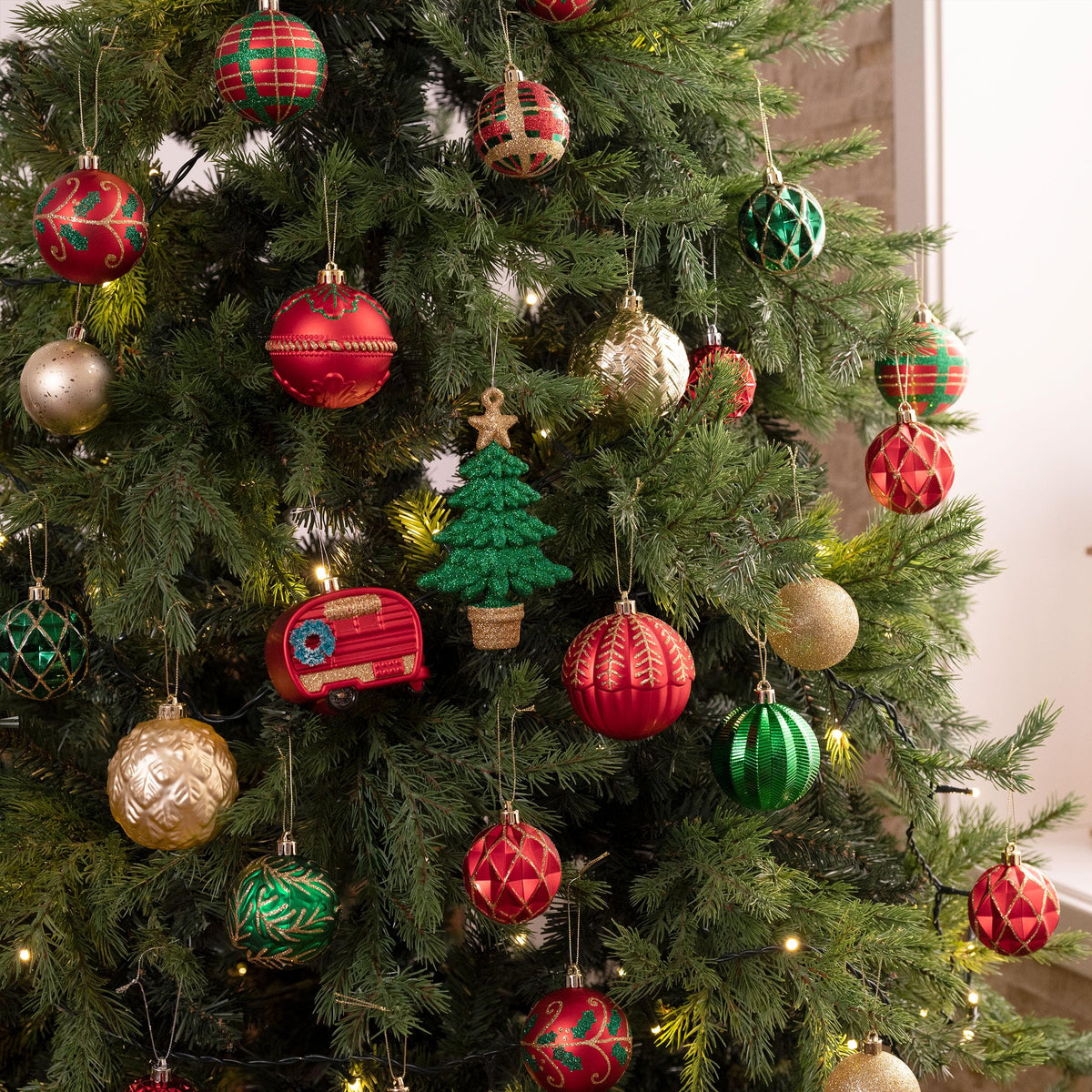 Valery Madelyn Christmas Tree Ornaments Set, 60ct Red Green and Gold Shatterproof Christmas Tree Decorations Bulk, Traditional Country Hanging Ball Ornaments for Xmas Trees Holiday Decor